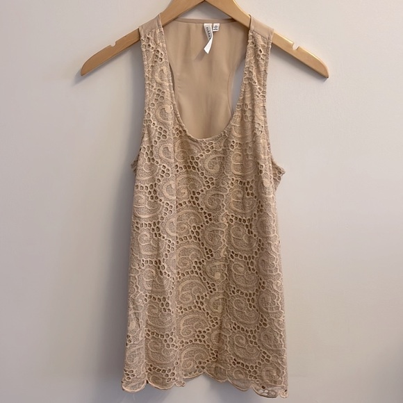 ROBBI & NICKI Latte Crochet Style Flowy Racerback Tank Small - Picture 1 of 6